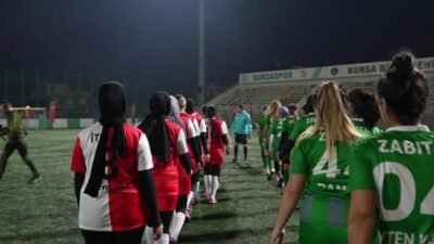 Bursa Büyükşehir Belediyesi’nin 9. Başkanlık Kupası Personel Futbol Turnuvası sona erdi Bursa Büyükşehir Belediyesi’nin kurum içi iletişimi güçlendirmek amacıyla düzenlediği "9.