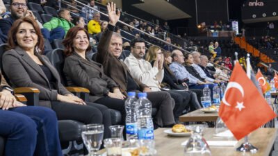 Mersin Büyükşehir Belediye Başkanı Vahap Seçer, Mersin Spor Kulübü’nün (MSK)