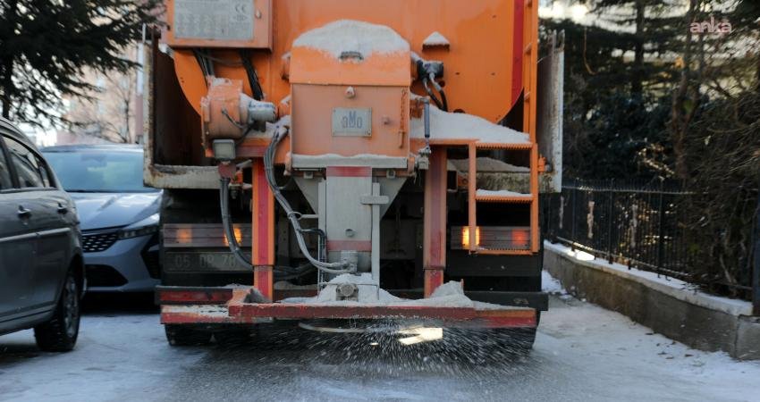 Çankaya Belediyesi, kar yağışı ve soğuk havanın etkisiyle oluşabilecek buzlanmaya