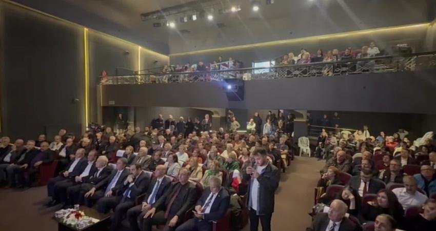 İzmir Büyükşehir Belediye Başkanı Cemil Tugay, belediyelerin yalnızca fiziki altyapı