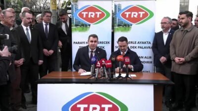 CHP İzmir İl Başkanlığı, Ankara Milletvekili Umut Akdoğan’ın katılımıyla Ekrem