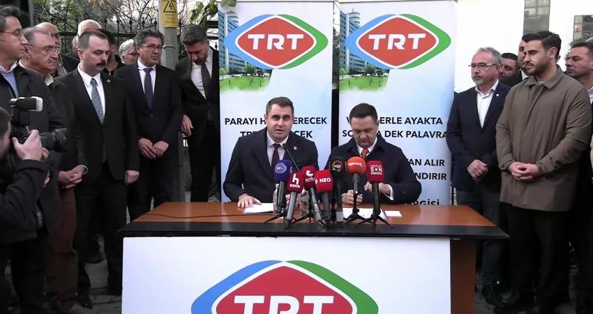 CHP İzmir İl Başkanlığı, Ankara Milletvekili Umut Akdoğan’ın katılımıyla Ekrem