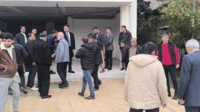 Osmaniye'nin Kadirli ilçesinde Belediye Başkanı Mustafa Mert Olcar, vatandaşların problemlerini