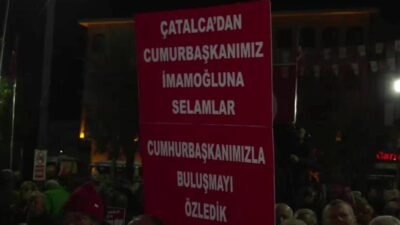 CHP'nin Çatalca'da düzenlediği mitinge katılan yurttaşlar, CHP'nin tutuklu Cumhurbaşkanı adayı