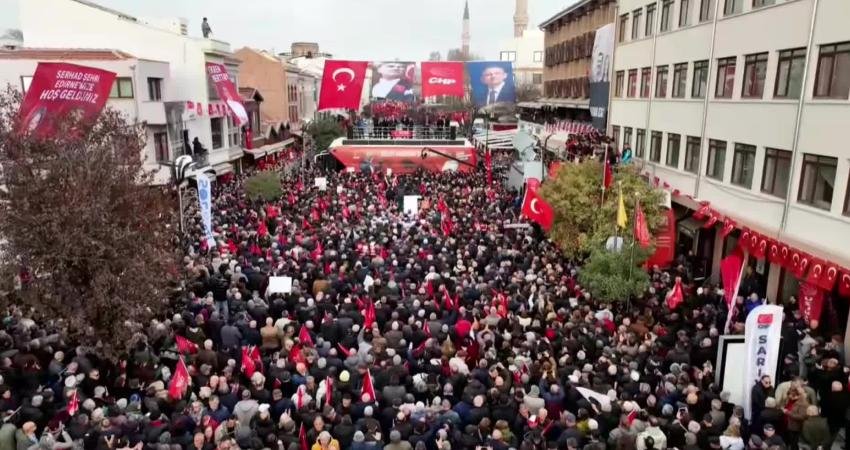 CHP’nin “Millet İradesine Sahip Çıkıyor” mitingi… Özgür Özel: Bizi Yunan’a, Bulgar’a mahcup edenler gidecek, bu memlekete Atatürk’ün partisi gelecek CHP Genel Başkanı Özgür Özel, "Bu kara düzen değişecek. Bu