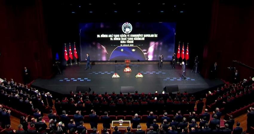 Cumhurbaşkanı Recep Tayyip Erdoğan, "Hukuk devletini korumak ve adalet idealini