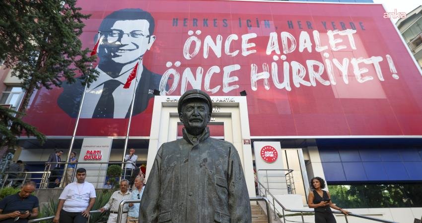 CHP'nin 39. Olağan Kurultayı'nda tüzüğe eklenen Cumhurbaşkanlığı Aday Ofisi bünyesinde