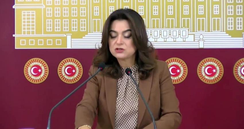 DEM Parti Grup Başkanvekili Gülistan Kılıç Koçyiğit: “TBMM’nin acilen ‘Barış Yasası’ çıkartması gerekmektedir” DEM Parti Grup Başkanvekili Gülistan Kılıç Koçyiğit, "Biz yeni bir