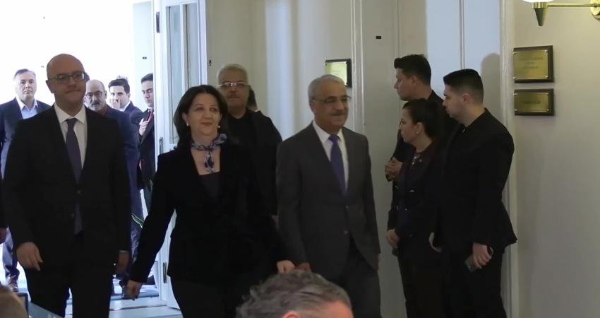 DEM Parti İmralı Heyeti, AK Parti’yi ziyaret etti… Mithat Sancar: Adalet Bakanı, TBMM Başkanı ve ardından da Sayın Cumhurbaşkanı ile bir görüşme planlıyoruz DEM Parti İmralı Heyeti üyeleri Pervin Buldan, Mithat Sancar ve