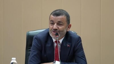 Denizli Büyükşehir Belediyesi'nin Meclis toplantısında Belediye Başkanı Bülent Nuri Çavuşoğlu ile