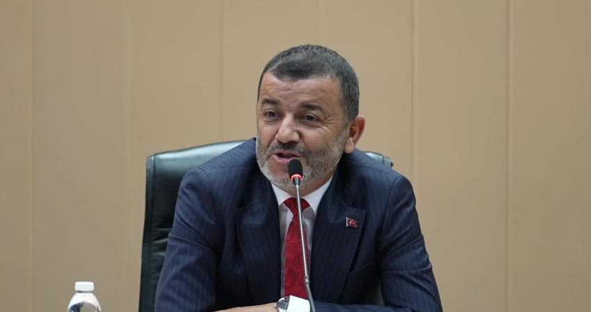 Denizli Büyükşehir Belediye Başkanı Çavuşoğlu’ndan AK Partili Meclis üyesine: “22 yılın sonunda insanlar sosyal yardım kapılarında duruyorsa ben olsam utanırım” Denizli Büyükşehir Belediyesi'nin Meclis toplantısında Belediye Başkanı Bülent Nuri Çavuşoğlu ile