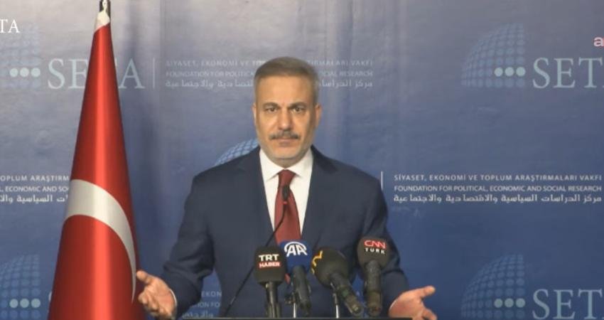Dışişleri Bakanı Fidan: YPG’nin elindeki silahlı unsurlar Suriye yönetiminin emrine girmek zorundadır Dışişleri Bakanı Hakan Fidan, Siyaset, Ekonomi ve Toplum Araştırmaları Vakfı