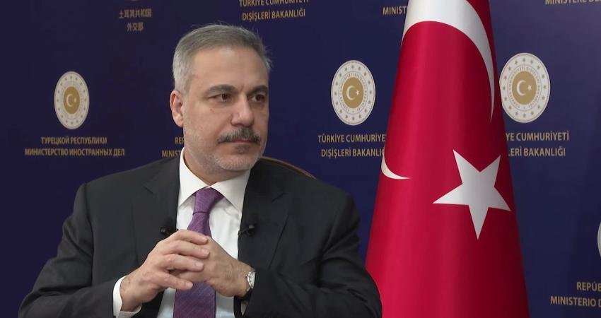 Dışişleri Bakanı Fidan: YPG’nin gerekli adımları atmaktan imtina ettiğini görüyoruz, inşallah Şam yönetimi ile sorunlarını çözerler Dışişleri Bakanı Hakan Fidan, "YPG'nin gerekli adımları atmaktan imtina ettiğini