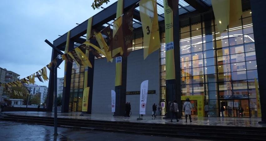 Diyarbakır Büyükşehir Belediyesi’nin ev sahipliğinde, Ortadoğu Sinema Akademisi ve Sinebir’in