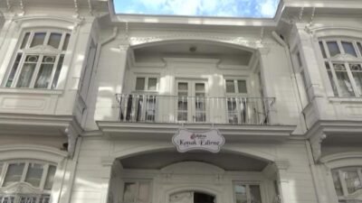 Edirne'nin Dilaverbey Mahallesi'ndeki Vali Konağı, sosyal ve kültürel etkinliklerde hizmet vermek