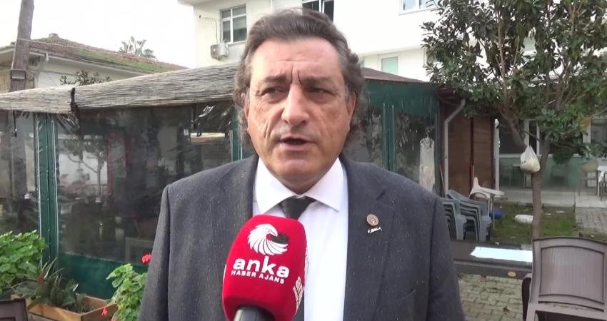 Eğitim İş Sendikası Sinop Şube Başkanı Şahbenderoğlu: “Yerli üretim diye bir silahın fotoğrafını anaokul seviyesindeki çocuğun eline tutuşturmak mantıksız” Eğitim İş Sendikası Sinop Şube Başkanı Celal Şahbenderoğlu, "Yerli malı