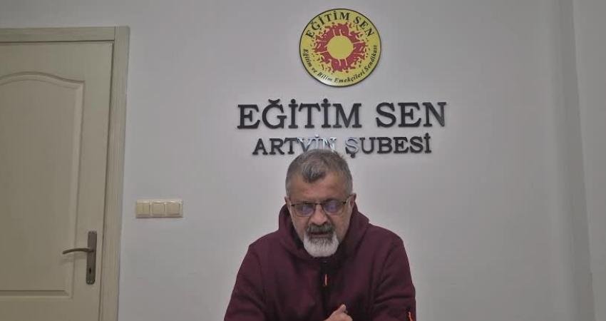 Eğitim Sen Artvin Şubesi’nden MESEM uygulamasına tepki : “Çocuk işçiliğine ve iş cinayetlerine derhal son verilmeli” Eğitim Sen Artvin Şubesi, MESEM uygulamasını protesto etti. Şube Başkanı