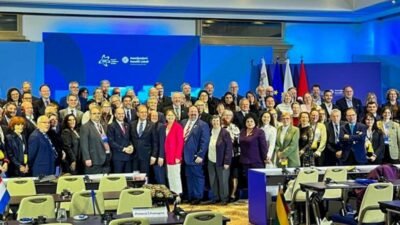 Avrupa Belediyeler ve Bölgeler Konseyi (CEMR) Liderler Zirvesi ve Siyasi