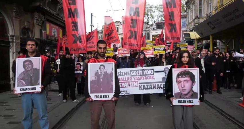 EMEK Partisi: Dün Erdal Eren’in yaşını büyütürek idam sehpasına götüren anlayış, bugün de MESEM aracılığıyla çocukları sermayenin dişlileri arasında ölüme götürüyor EMEK Partililer, 12 Eylül askeri darbesinde yaşı büyütülerek idam edilen Erdal