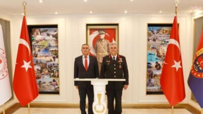 Emekli Uzman Jandarmalar Derneği (EMUJAD) Genel Başkanı Şeref Çayırtepe ve