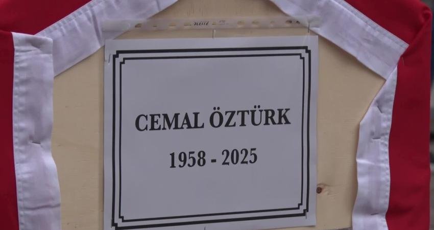 Eski AK Parti Giresun Milletvekili Cemal Öztürk için TBMM’de cenaze töreni düzenlendi Tedavi gördüğü hastanede dün hayatını kaybeden 26 ve 27. dönem AK