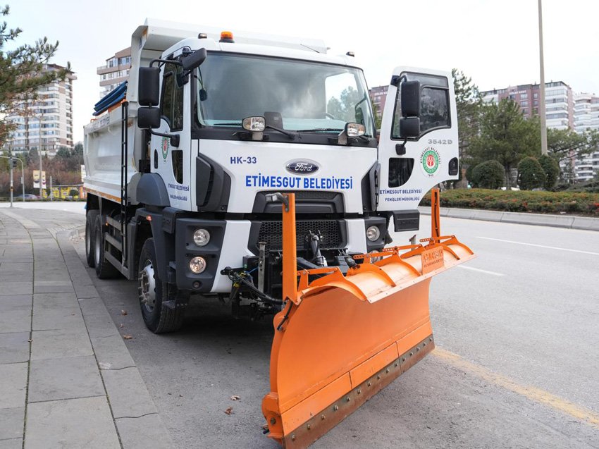 Etimesgut Belediyesi, kış mevsiminin başlaması ve hava sıcaklıklarının düşmesiyle birlikte,
