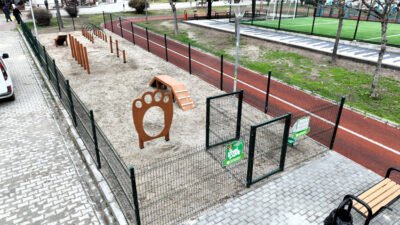 Etimesgut Belediyesi, evcil hayvanların ve sahiplerinin parklarda daha güvenli, özgür