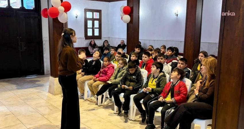 Gemlik’te çocuklar, temel hak ve özgürlüklerini öğrendi Gemlik Belediyesi tarafından 10 Aralık İnsan Hakları Günü dolayısıyla çocuklara