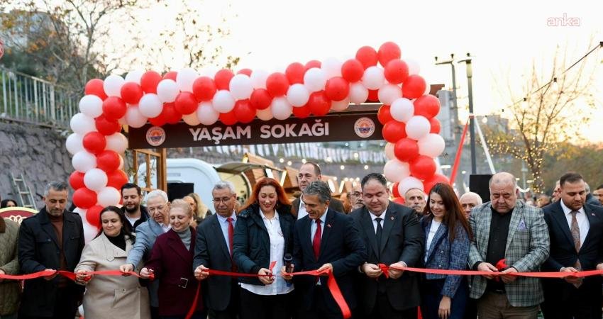 Gemlik’te “Yaşam Sokağı” hizmete açıldı Gemlik Belediyesi tarafından hayata geçirilen Yaşam Sokağı, Uludağ Üniversitesi Asım