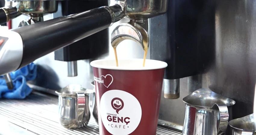 Genç Kafe’ler, 17 ayda 310 bin Osmangaziliyi ağırladı Osmangazi Belediyesi’nin vatandaşların kaliteli hizmete uygun fiyatlarla ulaşmasını sağlamak amacıyla