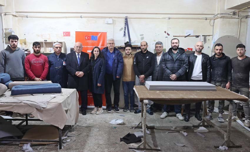ANKESOB Başkanı Hüseyin Ar, Siteler'de döşeme sanatkarı kadın girişimcilerin atölyelerine