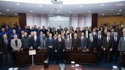 Gölbaşı Belediye Başkanı Yakup Odabaşı, belediyede görev yapan memurların yılbaşı