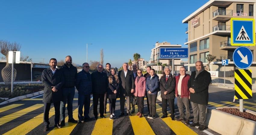 İzmir Büyükşehir Belediyesi’nin Güzelbahçe’de sahildeki trafik sıkıntısına son verecek 75.