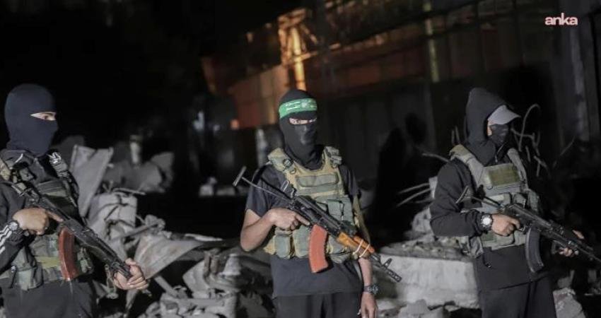 İsrail Ordusu: “İran’ın yönlendirdiği Hamas’ın Türkiye merkezli gizli döviz ağı ortaya çıkarıldı” İsrail Ordusu ve Şin Bet, İran’ın yönlendirmesiyle Hamas tarafından Türkiye’de