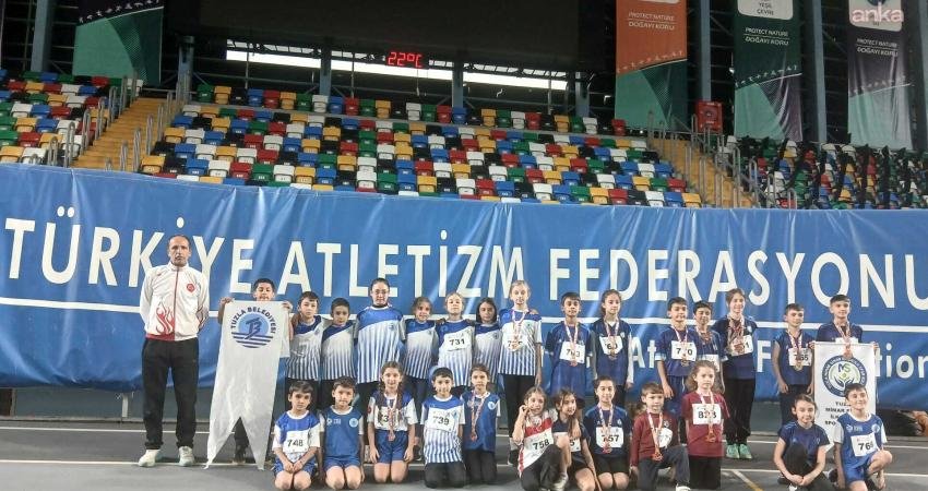 İstanbul Salon Şampiyonası Atletizm Yarışmaları’nda Tuzla Belediyesi Spor Kulübü sporcuları