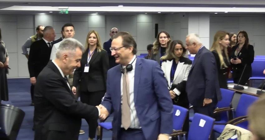 İzmir İş Kadınları Derneği’nin (İZİKAD) bu yıl ikinci kez düzenlediği