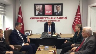 İzmir Büyükşehir Belediye Başkanı Cemil Tugay, Zonguldak Belediye Başkanı Tahsin Erdem'i