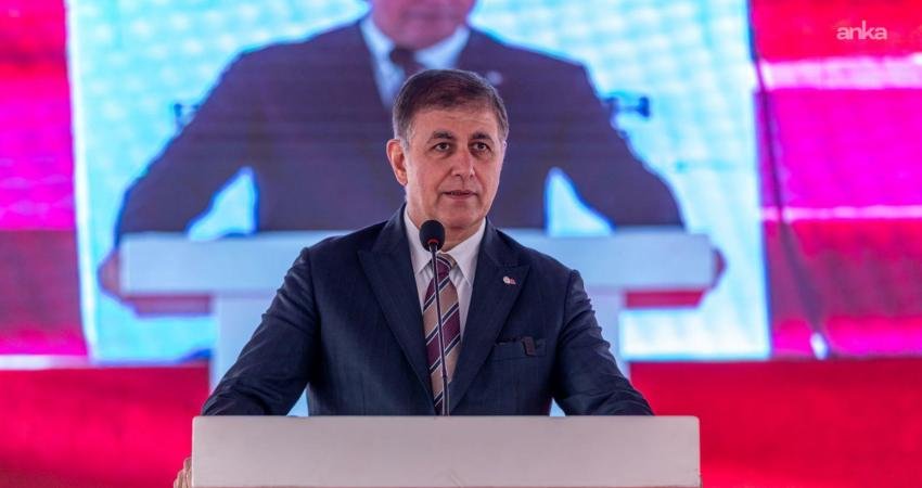 İzmir Büyükşehir Belediye Başkanı Cemil Tugay, kendisine "Belediye ve Büyükşehir