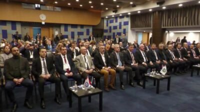 İzmir Büyükşehir Belediye Başkanı Tugay’dan kuraklık ve kaçak kuyu uyarısı Dünya Kooperatifçilik Günü kapsamında “İzmir Kooperatifçilik Buluşmaları” etkinliğinde konuşan İzmir