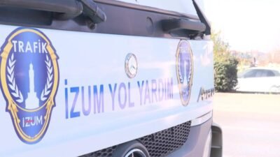 İzmir Büyükşehir Belediyesi, iki çekici aracıyla günün yoğun saatlerinde arızalı