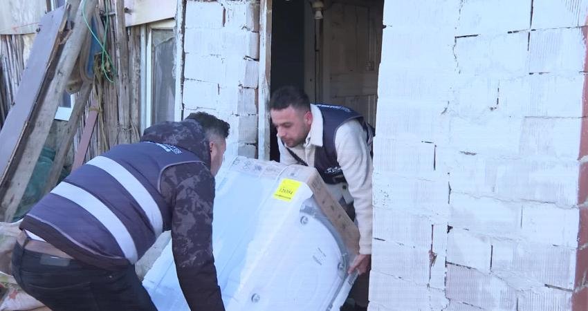 İzmir Büyükşehir Belediyesi’nin Bayındır Çırpı’daki Dayanışma Merkezi, gıdadan eğitime uzanan