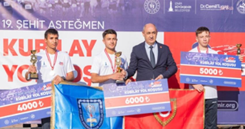 İzmir Büyükşehir Belediyesi tarafından geleneksel hale getirdiği 10 kilometrelik Şehit