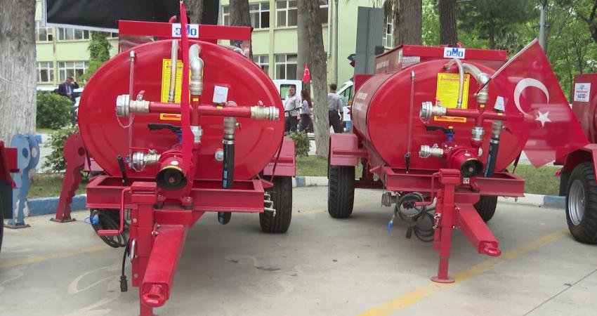 İzmir Büyükşehir Belediyesi’nin yangın riski yüksek bölgelerde bulunan muhtarlıklara dağıttığı
