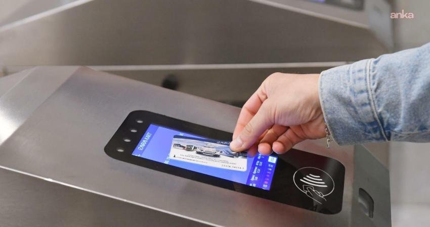 İzmir Büyükşehir Belediyesi’ne bağlı toplu ulaşım kurum ve kuruluşları, yılbaşı