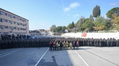 İzmir Büyükşehir Belediyesi İtfaiye Dairesi Başkanlığı ekipleri, Buca’daki Rüştü Ünsal