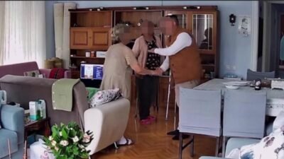 İzmir’in Konak ilçesinde yaşlı vatandaşların evlerine “manda yoğurdu satıyoruz” diyerek