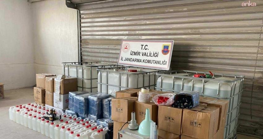 İzmir’de İl Jandarma Komutanlığı ekipleri tarafından iki ilçede düzenlenen operasyonlarda,