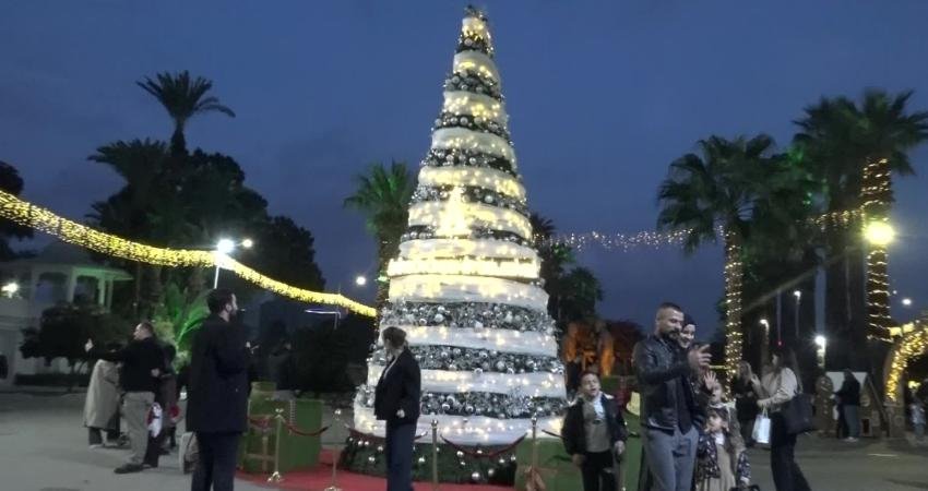 İzmir Büyükşehir Belediyesi tarafından Kültürpark’ta ikinci kez düzenlenen Yeni Yıl