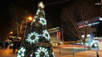 Kadıköy, her yıl olduğu gibi bu yıl da ışıl ışıl