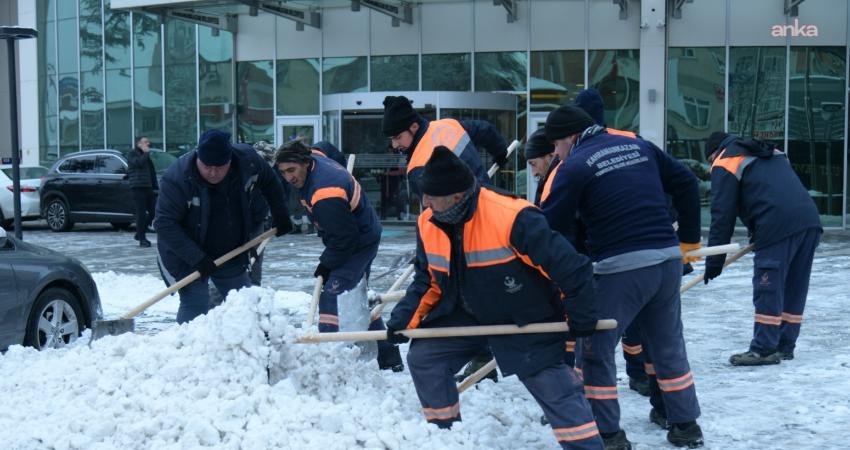 Kahramankazan Belediyesi, ilçe genelinde etkili olan kar yağışının ardından hayatın